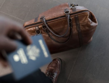 דרכון אירופאי – להוציא לבד או עם עוד?
