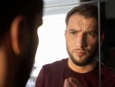 איך לעכב שפיכה: טיפים וטריקים לשיפור הביצועים במיטה