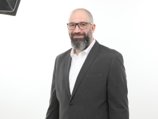 הפער שלעיתים משאיר נשים עצמאיות מחוץ למעגל ההגנה המשפטית