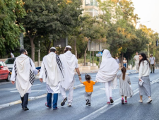 איך חוגגים ברית בערים שונות בישראל