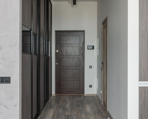 מנעולים חכמים לדלת – איך לבחור מנעול בטוח ועמיד לבית?